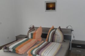 Schlafzimmer 2.JPG